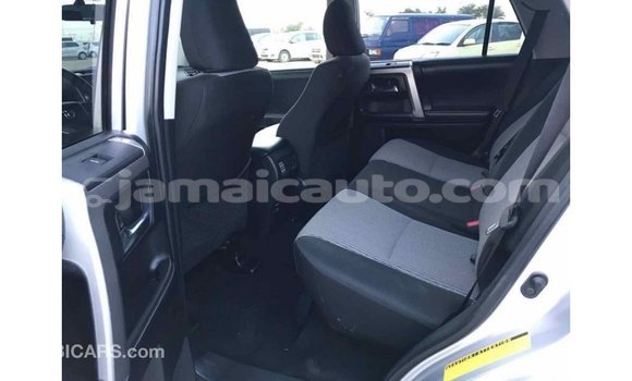 Acheter Import Utilitaire Toyota HiAce Autre à Import - Dubai, Clarendon Acheter Import Utilitaire Toyota HiAce Autre à Import - Dubai, Clarendon