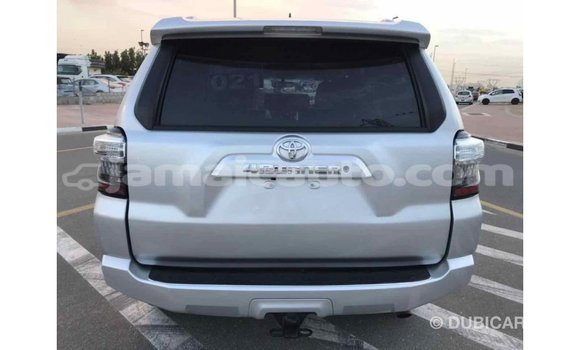Acheter Import Utilitaire Toyota HiAce Autre à Import - Dubai, Clarendon Acheter Import Utilitaire Toyota HiAce Autre à Import - Dubai, Clarendon