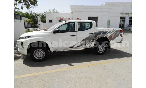 Buy Import Mitsubishi L200 White Car in Import - Dubai in Clarendon