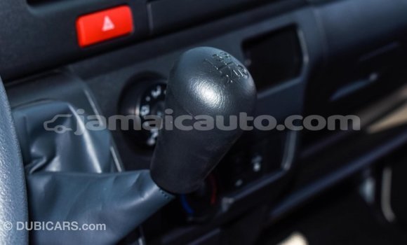 Acheter Import Voiture Toyota Hiace Blanc à Import - Dubai, Clarendon Acheter Import Voiture Toyota Hiace Blanc à Import - Dubai, Clarendon