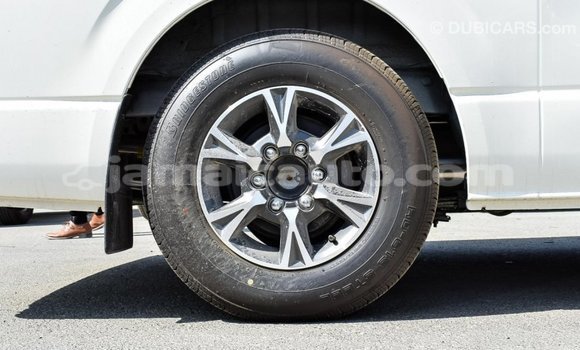 Acheter Import Voiture Toyota Hiace Blanc à Import - Dubai, Clarendon Acheter Import Voiture Toyota Hiace Blanc à Import - Dubai, Clarendon