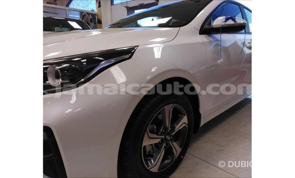 Acheter Import Voiture Kia Cerato Blanc à Import - Dubai, Clarendon Acheter Import Voiture Kia Cerato Blanc à Import - Dubai, Clarendon