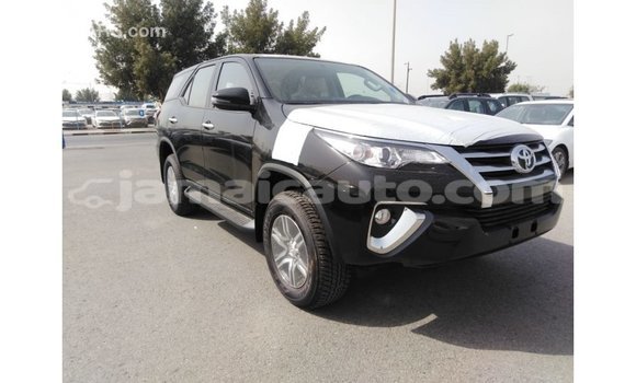 Acheter Import Voiture Toyota Fortuner Noir à Import - Dubai, Clarendon Acheter Import Voiture Toyota Fortuner Noir à Import - Dubai, Clarendon
