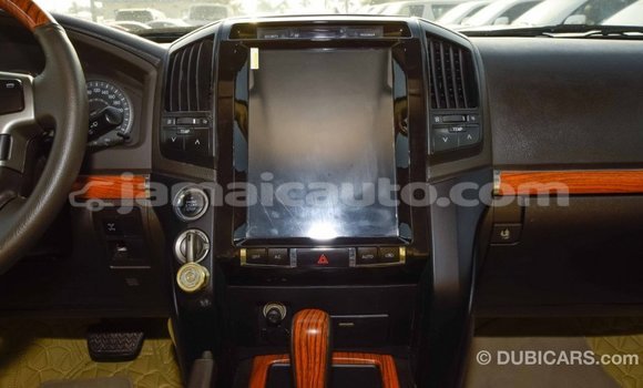 Acheter Import Voiture Toyota Land Cruiser Blanc à Import - Dubai, Clarendon Acheter Import Voiture Toyota Land Cruiser Blanc à Import - Dubai, Clarendon