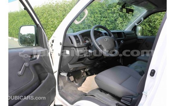 Buy Import Toyota Hiace White Car in Import - Dubai in Clarendon Buy Import Toyota Hiace White Car in Import - Dubai in Clarendon