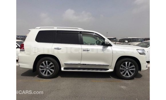 Buy Import Toyota Land Cruiser White Car in Import - Dubai in Clarendon Buy Import Toyota Land Cruiser White Car in Import - Dubai in Clarendon