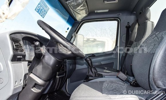 Acheter Import Voiture Mercedes-Benz 190 (W201) Blanc à Import - Dubai, Clarendon Acheter Import Voiture Mercedes-Benz 190 (W201) Blanc à Import - Dubai, Clarendon