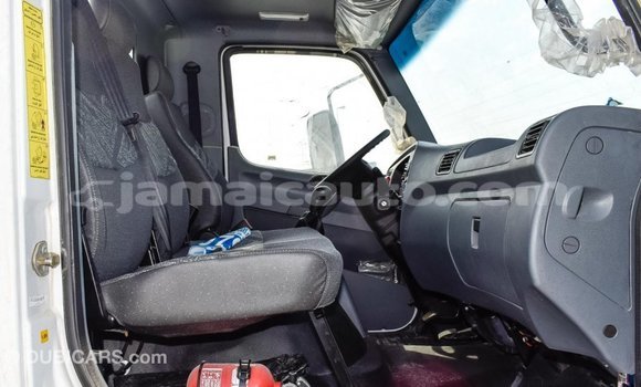 Acheter Import Voiture Mercedes-Benz 190 (W201) Blanc à Import - Dubai, Clarendon Acheter Import Voiture Mercedes-Benz 190 (W201) Blanc à Import - Dubai, Clarendon