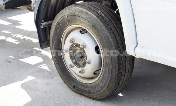 Acheter Import Voiture Mercedes-Benz 190 (W201) Blanc à Import - Dubai, Clarendon Acheter Import Voiture Mercedes-Benz 190 (W201) Blanc à Import - Dubai, Clarendon