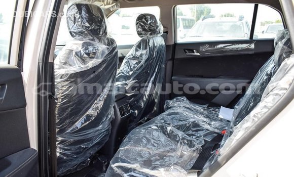 Acheter Import Voiture Hyundai Creta Beige à Import - Dubai, Clarendon Acheter Import Voiture Hyundai Creta Beige à Import - Dubai, Clarendon