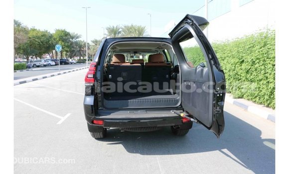 Acheter Import Voiture Toyota Prado Blanc à Import - Dubai, Clarendon Acheter Import Voiture Toyota Prado Blanc à Import - Dubai, Clarendon