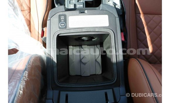 Acheter Import Voiture Toyota Prado Blanc à Import - Dubai, Clarendon Acheter Import Voiture Toyota Prado Blanc à Import - Dubai, Clarendon