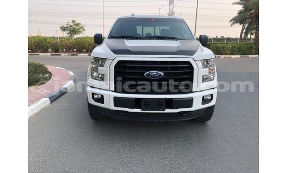 Buy Import Ford Club Wagon White Car in Import - Dubai in Clarendon