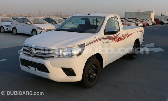 Acheter Import Voiture Toyota Hilux Blanc à Import - Dubai, Clarendon Acheter Import Voiture Toyota Hilux Blanc à Import - Dubai, Clarendon