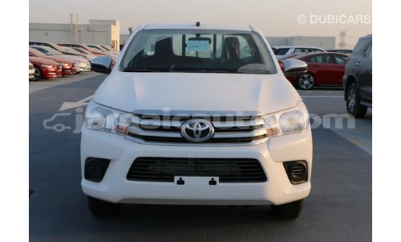 Acheter Import Voiture Toyota Hilux Blanc à Import - Dubai, Clarendon Acheter Import Voiture Toyota Hilux Blanc à Import - Dubai, Clarendon