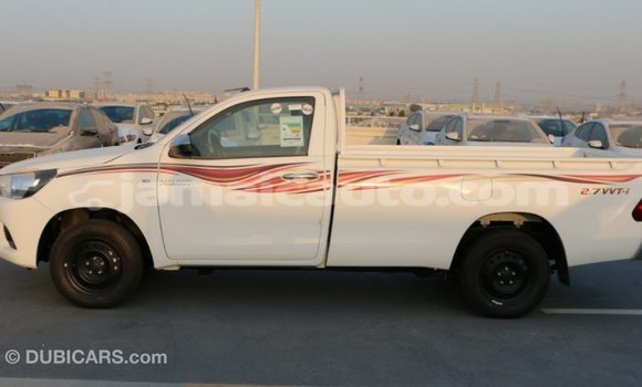 Acheter Import Voiture Toyota Hilux Blanc à Import - Dubai, Clarendon Acheter Import Voiture Toyota Hilux Blanc à Import - Dubai, Clarendon