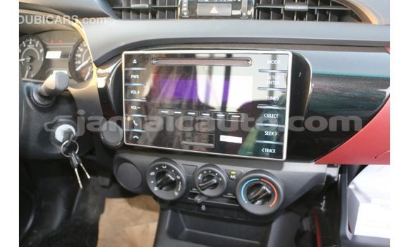 Acheter Import Voiture Toyota Hilux Blanc à Import - Dubai, Clarendon Acheter Import Voiture Toyota Hilux Blanc à Import - Dubai, Clarendon