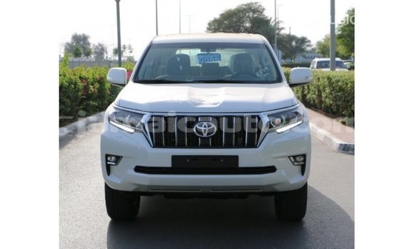 Acheter Import Voiture Toyota Prado Blanc à Import - Dubai, Clarendon Acheter Import Voiture Toyota Prado Blanc à Import - Dubai, Clarendon