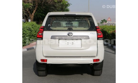 Acheter Import Voiture Toyota Prado Blanc à Import - Dubai, Clarendon Acheter Import Voiture Toyota Prado Blanc à Import - Dubai, Clarendon