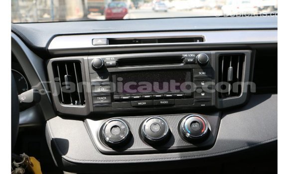 Acheter Import Utilitaire Toyota HiAce Noir à Import - Dubai, Clarendon Acheter Import Utilitaire Toyota HiAce Noir à Import - Dubai, Clarendon