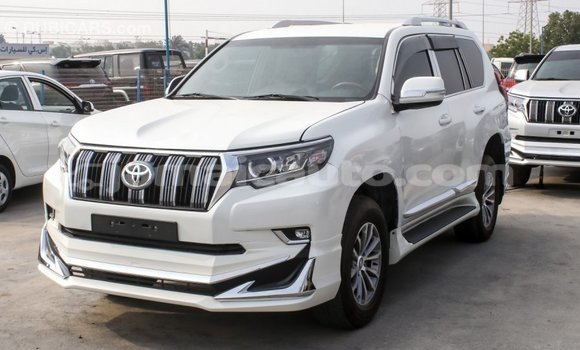 Acheter Import Voiture Toyota Prado Blanc à Import - Dubai, Clarendon Acheter Import Voiture Toyota Prado Blanc à Import - Dubai, Clarendon