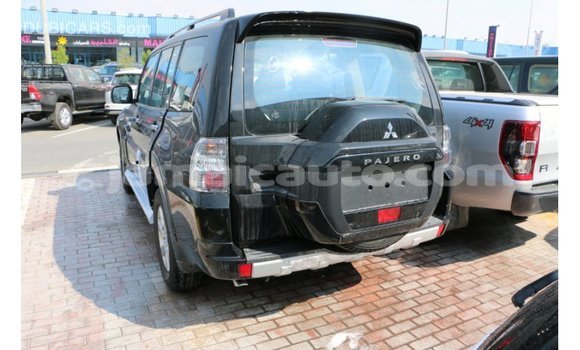 Acheter Import Voiture Mitsubishi Pajero Noir à Import - Dubai, Clarendon Acheter Import Voiture Mitsubishi Pajero Noir à Import - Dubai, Clarendon