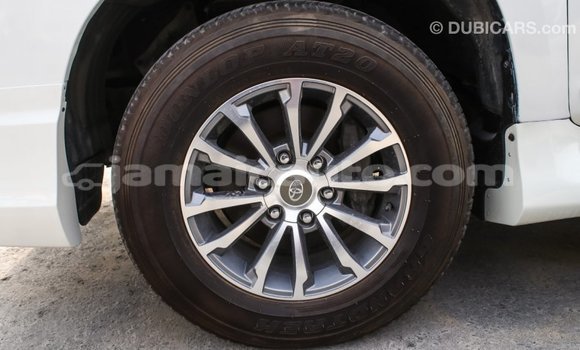 Acheter Import Voiture Toyota Prado Blanc à Import - Dubai, Clarendon Acheter Import Voiture Toyota Prado Blanc à Import - Dubai, Clarendon