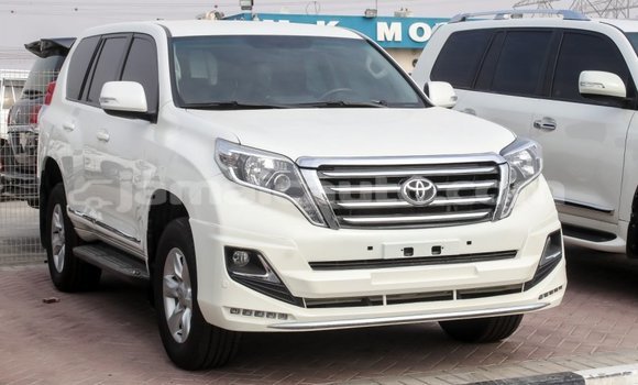 Acheter Import Voiture Toyota Prado Blanc à Import - Dubai, Clarendon Acheter Import Voiture Toyota Prado Blanc à Import - Dubai, Clarendon