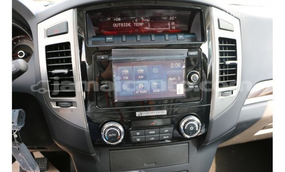 Acheter Import Voiture Mitsubishi Pajero Noir à Import - Dubai, Clarendon Acheter Import Voiture Mitsubishi Pajero Noir à Import - Dubai, Clarendon