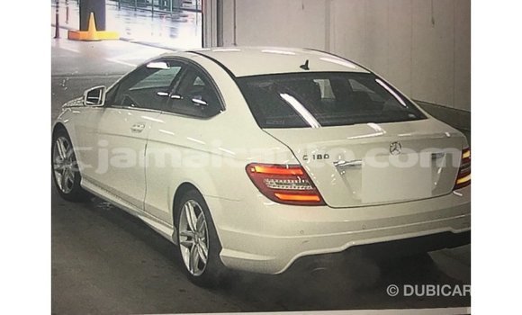 Buy Import Mercedes-Benz 190 (W201) White Car in Import - Dubai in Clarendon Buy Import Mercedes-Benz 190 (W201) White Car in Import - Dubai in Clarendon
