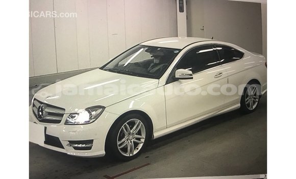 Buy Import Mercedes-Benz 190 (W201) White Car in Import - Dubai in Clarendon Buy Import Mercedes-Benz 190 (W201) White Car in Import - Dubai in Clarendon