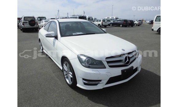 Buy Import Mercedes-Benz 190 (W201) White Car in Import - Dubai in Clarendon Buy Import Mercedes-Benz 190 (W201) White Car in Import - Dubai in Clarendon