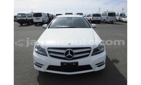 Buy Import Mercedes-Benz 190 (W201) White Car in Import - Dubai in Clarendon Buy Import Mercedes-Benz 190 (W201) White Car in Import - Dubai in Clarendon