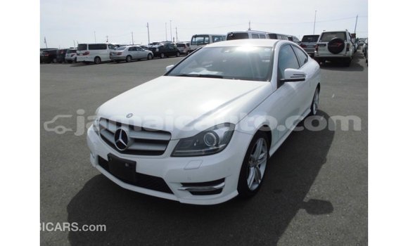 Buy Import Mercedes-Benz 190 (W201) White Car in Import - Dubai in Clarendon Buy Import Mercedes-Benz 190 (W201) White Car in Import - Dubai in Clarendon
