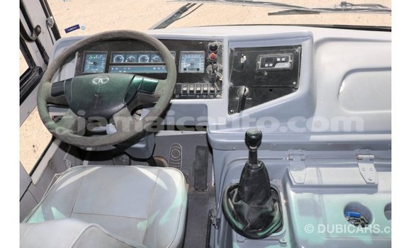 Buy Import Tata Xenon White Car in Import - Dubai in Clarendon