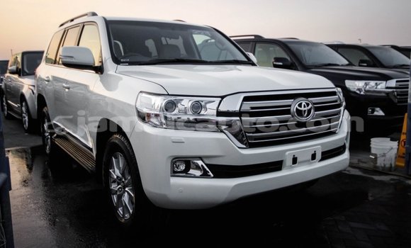 Buy Import Toyota Land Cruiser White Car in Import - Dubai in Clarendon Buy Import Toyota Land Cruiser White Car in Import - Dubai in Clarendon