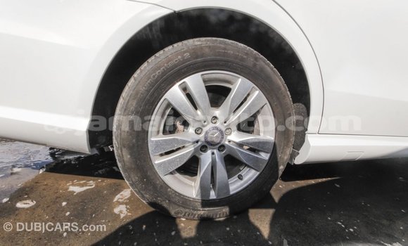 Acheter Import Voiture Mercedes-Benz 200 Blanc à Import - Dubai, Clarendon Acheter Import Voiture Mercedes-Benz 200 Blanc à Import - Dubai, Clarendon